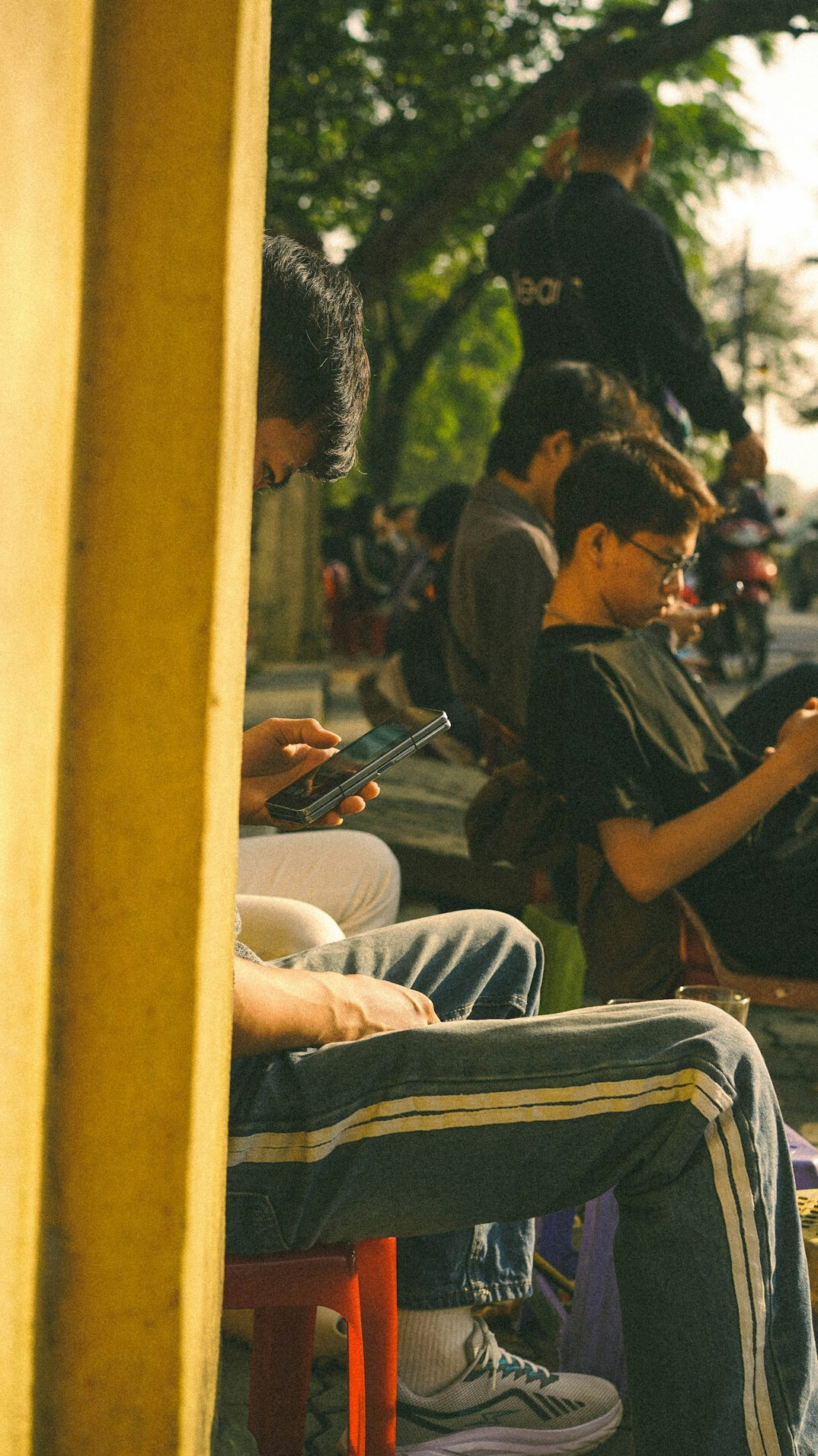 people scrolling on smartphones